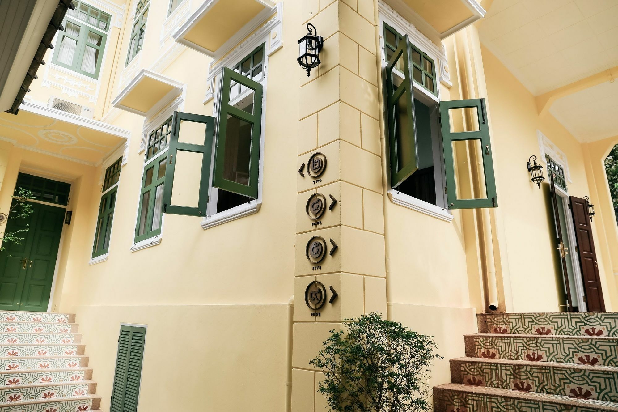 Baan 2459 Heritage House Банкок Екстериор снимка